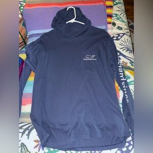 Long sleeve vineyard vines t shirt with hood